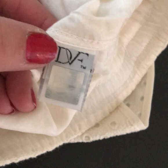 Diane  Von  Furstenberg  size 12 white pull on shorts pockets curve hem - Picture 12 of 16